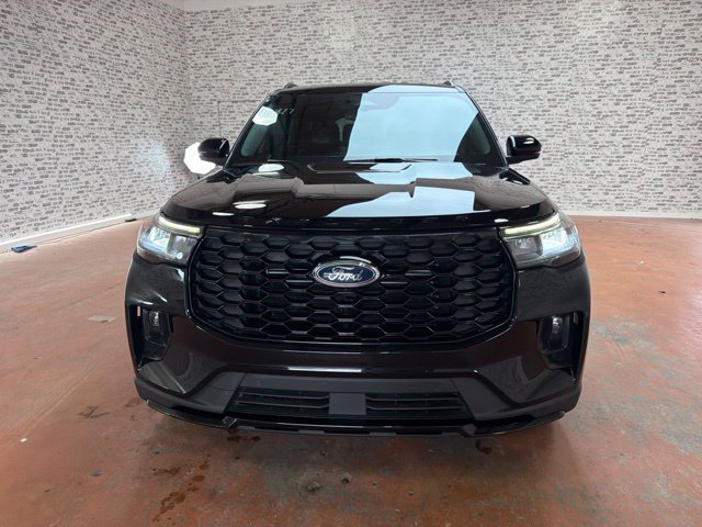 Used 2025 Ford Explorer ST-Line w/ Premium Package RWD image 2