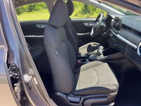 Used 2023 Kia Forte LXS w/ LXS Technology Package FWD image 12