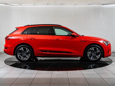 Used 2021 Audi e-tron Premium w/ Convenience Plus Package image 11