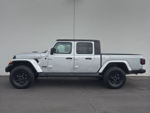 Certified 2022 Jeep Gladiator Sport image 5