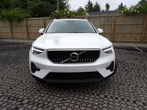 New 2025 Volvo XC40 B5 Core w/ Protection Package Premier image 2