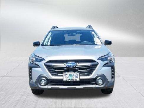 Used 2024 Subaru Outback Premium AWD/4WD image 2