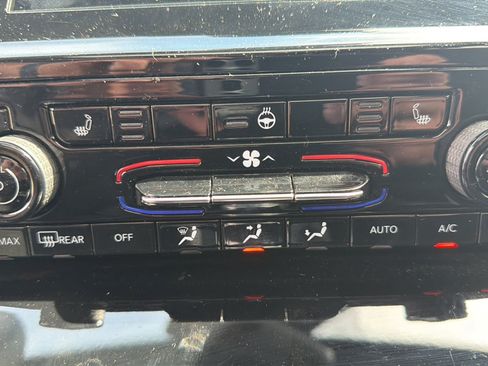 Used 2023 Jeep Grand Cherokee L Laredo AWD/4WD image 13