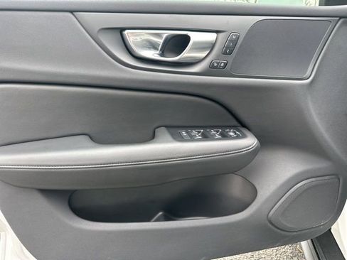 Certified 2025 Volvo V60 B5 Cross Country Plus image 17