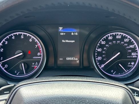 Used 2022 Toyota Camry SE FWD image 27