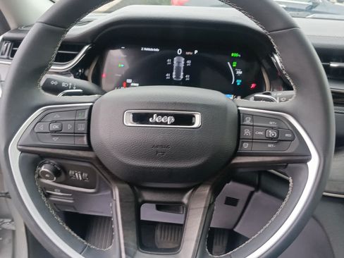 Used 2023 Jeep Grand Cherokee 4WD 4xe image 10