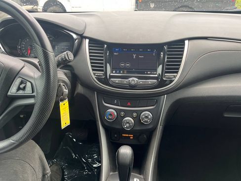 Used 2018 Chevrolet Trax LS w/ LPO, Cargo Package FWD image 23