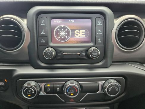 Used 2021 Jeep Wrangler Sport AWD/4WD image 36