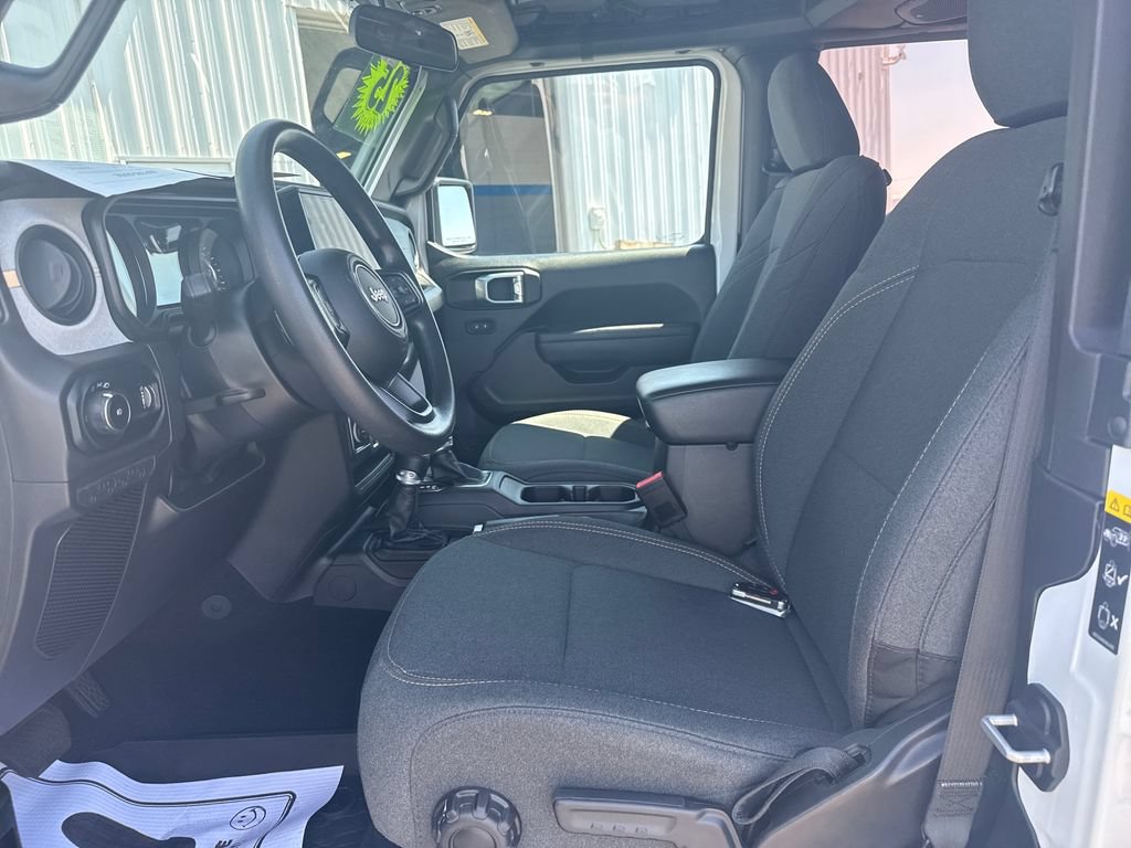 Used 2025 Jeep Wrangler Sport AWD/4WD image 19