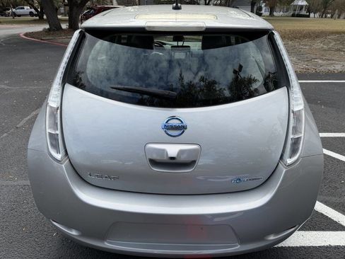 Used 2015 Nissan Leaf SL w/ Premium Package image 4