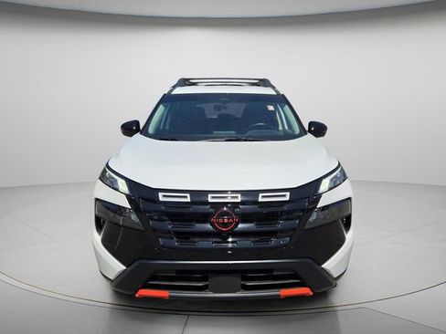 Used 2025 Nissan Rogue SV w/ Rock Creek Premium Package AWD/4WD image 4