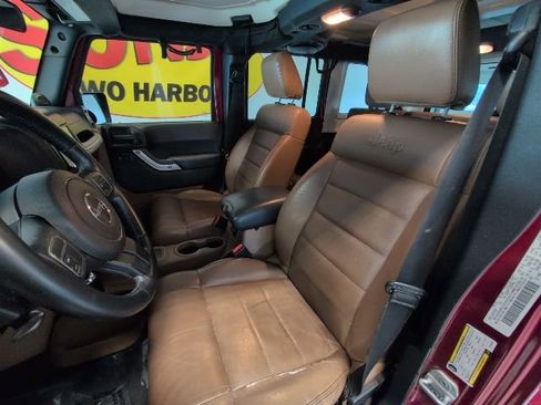 Used 2012 Jeep Wrangler Unlimited Sahara w/ Trailer Tow Group AWD/4WD image 12