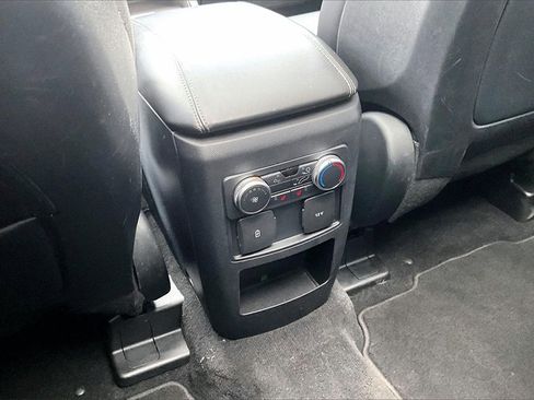 Used 2020 Ford Explorer XLT w/ Equipment Group 202A image 34