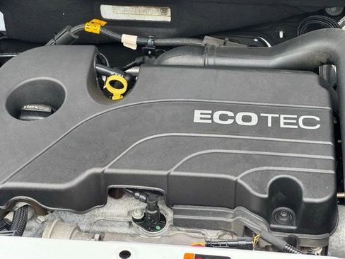 Used 2021 Chevrolet Equinox LT w/ Driver Convenience Package FWD image 38