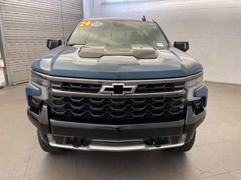 Used 2024 Chevrolet Silverado 1500 ZR2 w/ Technology Package image 10