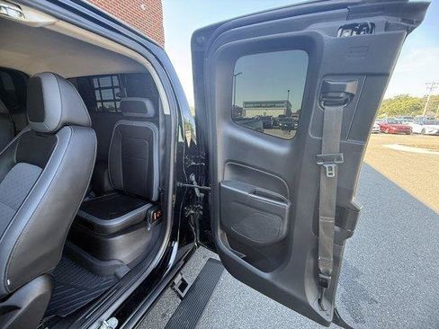 Used 2021 Chevrolet Colorado Z71 w/ Z71 Midnight Edition AWD/4WD image 13