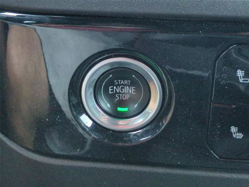 Used 2024 Chevrolet Silverado 1500 LT AWD/4WD image 28