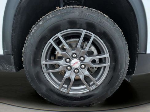 Used 2025 GMC Acadia Elevation image 24