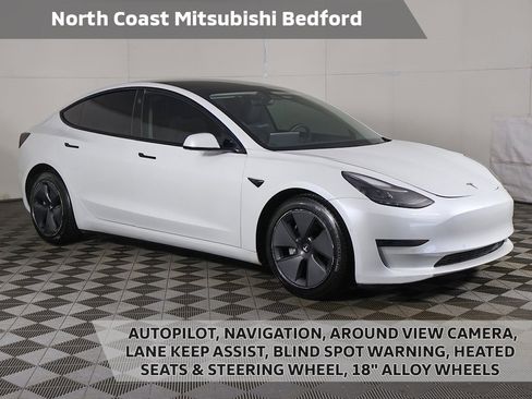 Used 2021 Tesla Model 3 Standard Range Plus image 1