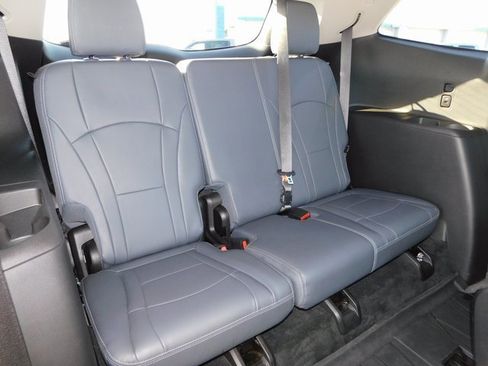 Used 2021 Buick Enclave Essence w/ Sport Touring Edition image 31