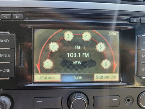 Used 2015 Volkswagen Eos Komfort image 25