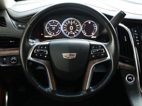 Used 2015 Cadillac Escalade Luxury image 15