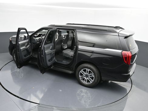 Used 2025 Ford Expedition Max Active image 42