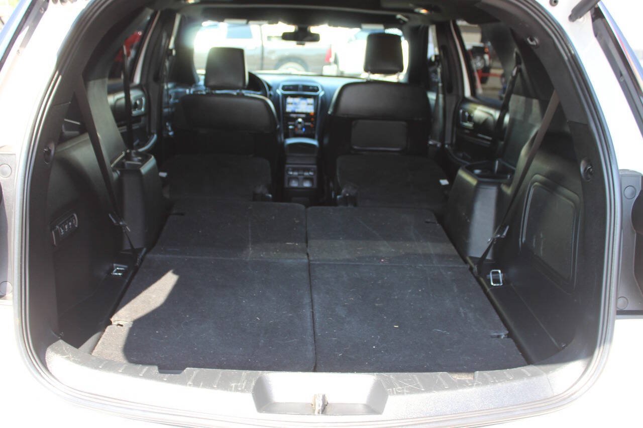Used 2018 Ford Explorer Platinum AWD/4WD image 18