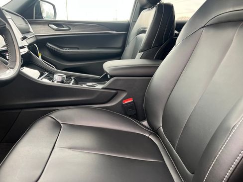 New 2026 Jeep Grand Cherokee L Limited w/ Limited Altitude Package image 17