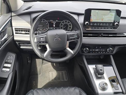 Used 2022 Mitsubishi Outlander SEL AWD/4WD image 13