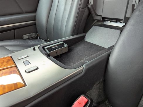 Used 2004 Cadillac XLR RWD image 30