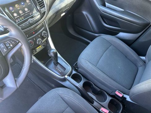 Certified 2022 Chevrolet Trax LS w/ Tint and Cruise Package image 21