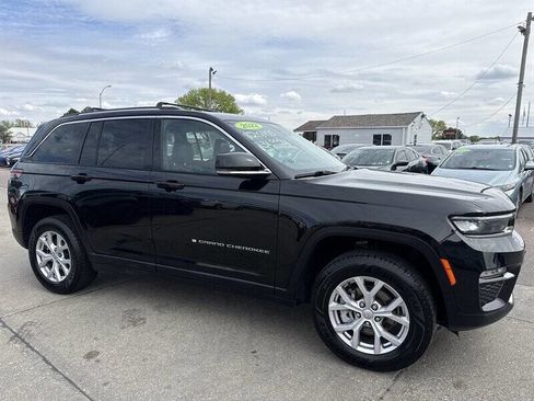 Used 2022 Jeep Grand Cherokee Limited AWD/4WD image 10