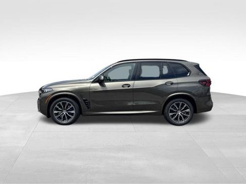 New 2026 BMW X5 xDrive40i w/ M Sport Package AWD/4WD image 2