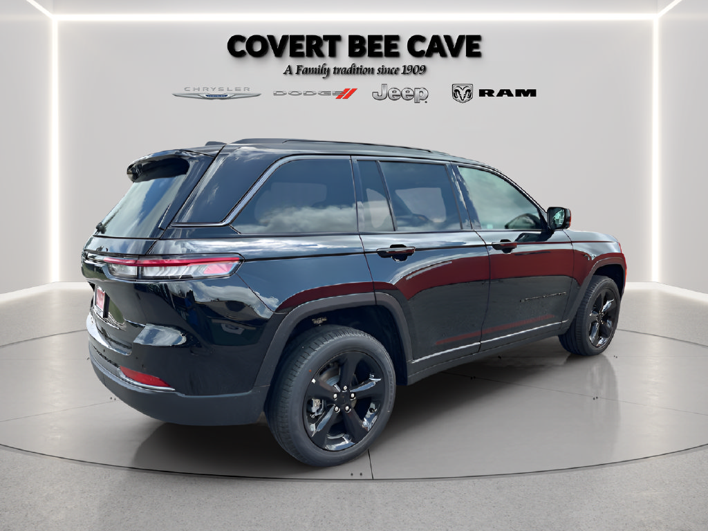 New 2026 Jeep Grand Cherokee Limited w/ Limited Altitude Package RWD image 10