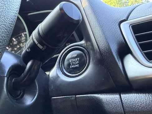 Used 2017 MAZDA MAZDA3 Sport FWD image 38