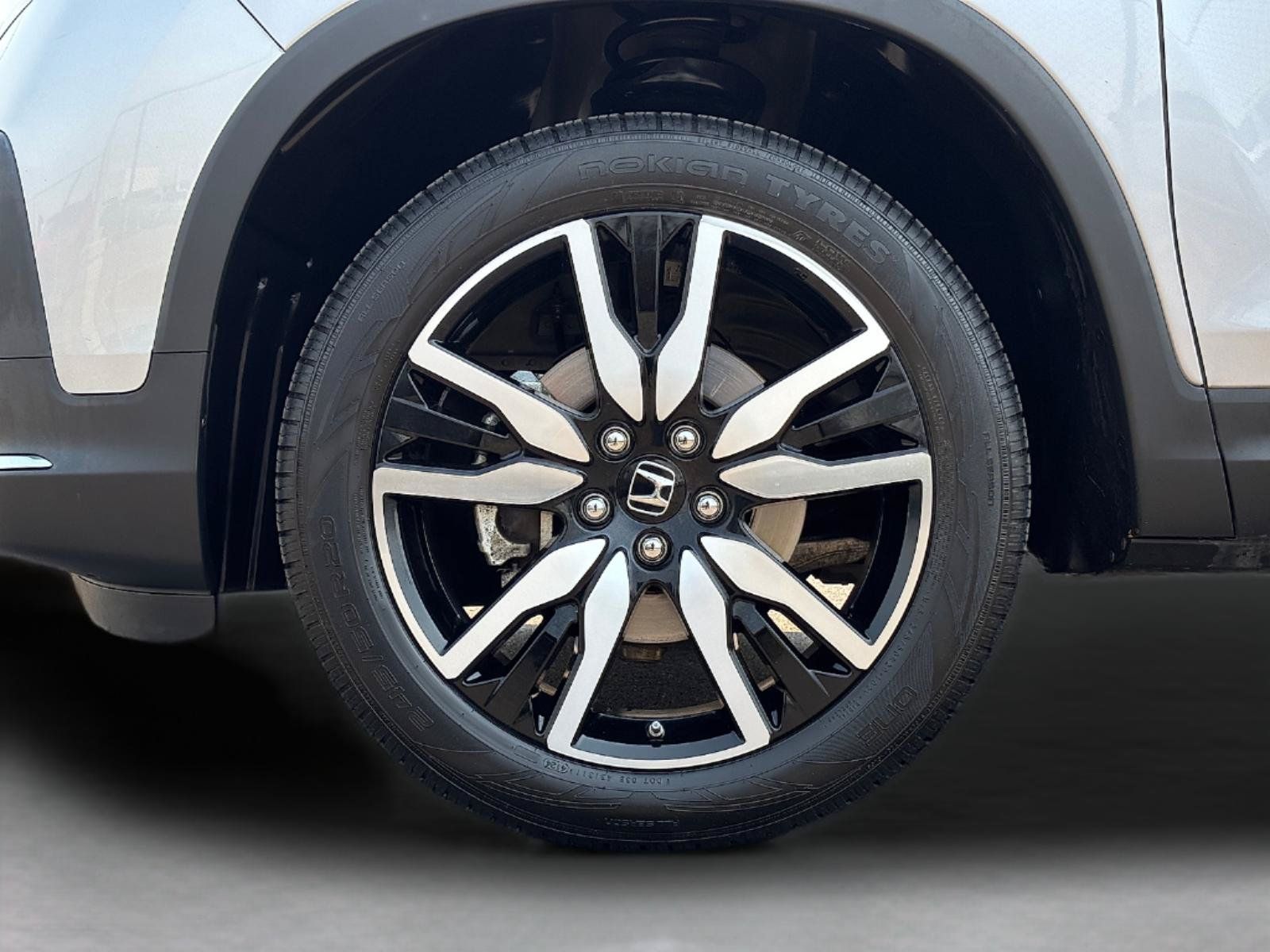 Certified 2022 Honda Pilot Touring image 13