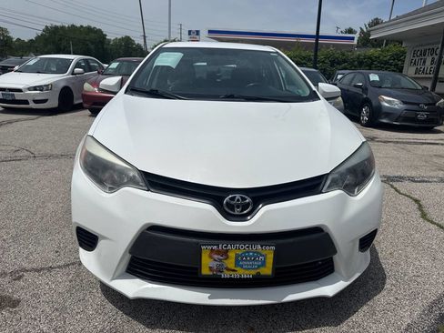 Used 2014 Toyota Corolla LE FWD image 2