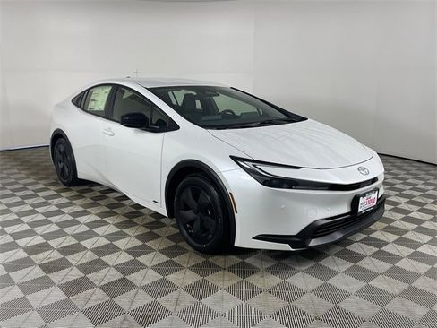 New 2026 Toyota Prius LE image 7