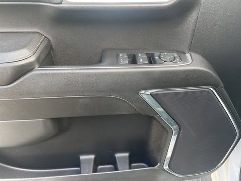 Used 2023 GMC Sierra 1500 SLE image 18