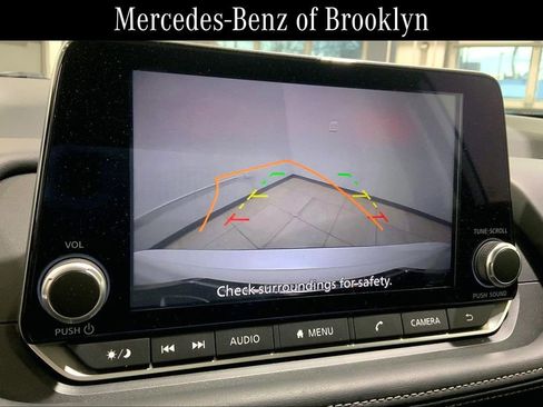 Used 2024 Nissan Rogue S image 25