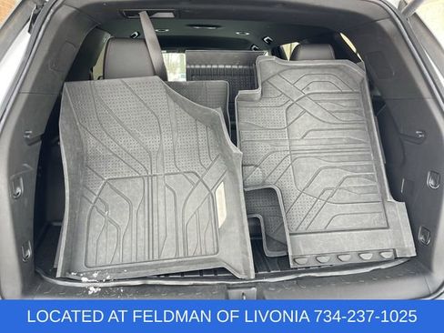 Certified 2023 Chevrolet Traverse RS w/ LPO, Floor Liner Package image 35