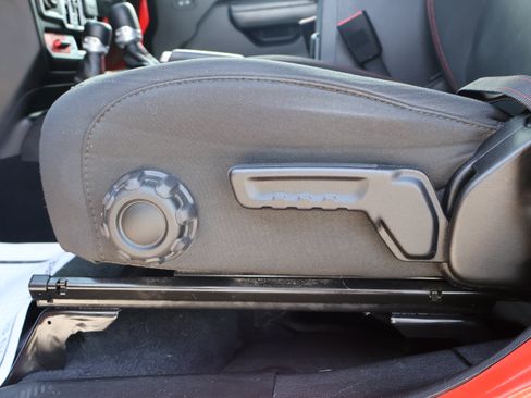 Used 2020 Jeep Wrangler Unlimited Rubicon AWD/4WD image 33