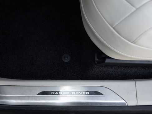 Used 2025 Land Rover Range Rover SE AWD/4WD image 21