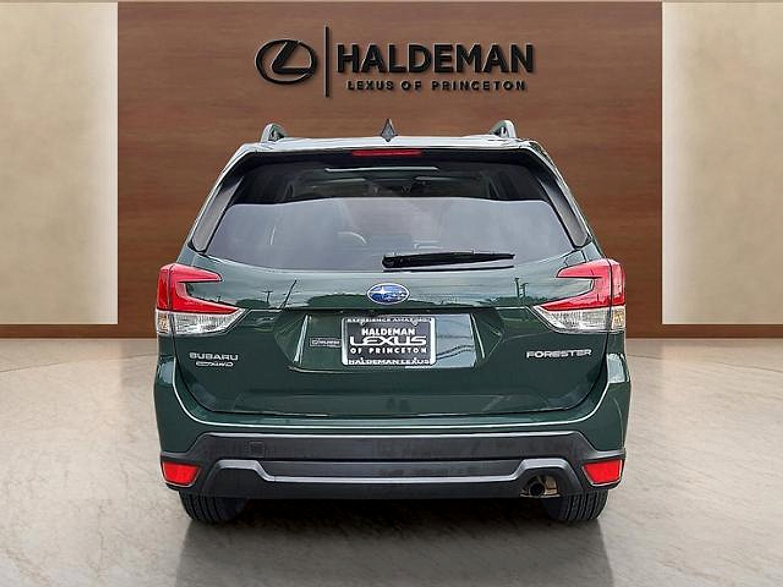 Used 2024 Subaru Forester Premium AWD/4WD image 5