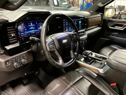 Used 2025 Chevrolet Silverado 1500 High Country w/ Z71 Off-Road Package image 17