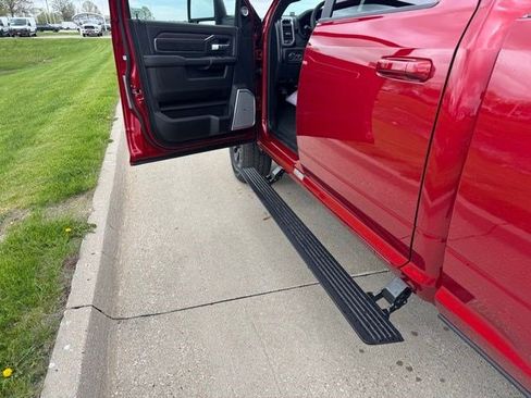 New 2026 RAM 2500 Laramie AWD/4WD image 10