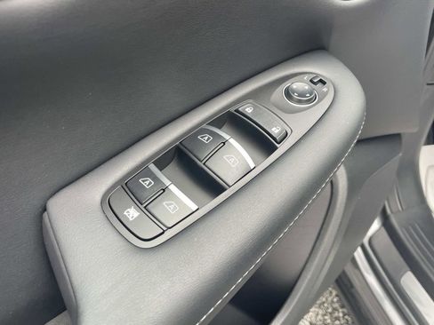 Certified 2025 INFINITI QX50 Pure image 13