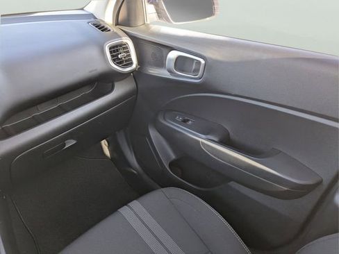 Certified 2024 Hyundai Venue SEL FWD image 16