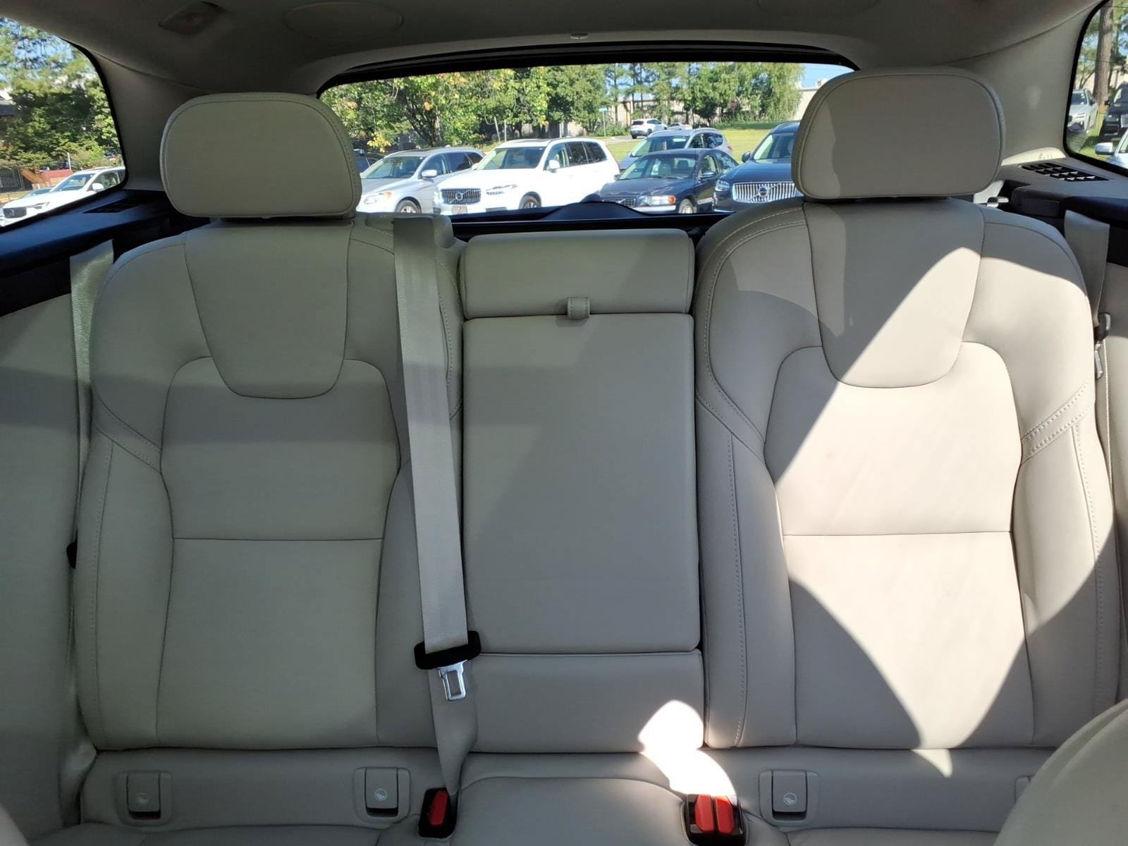 Used 2023 Volvo XC60 T8 Ultimate w/ Climate Package AWD/4WD image 20